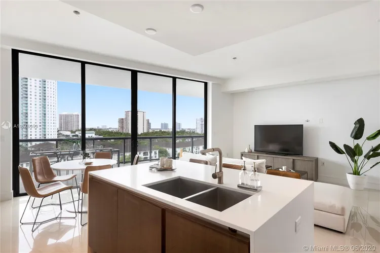 Echo Aventura #707 image #7