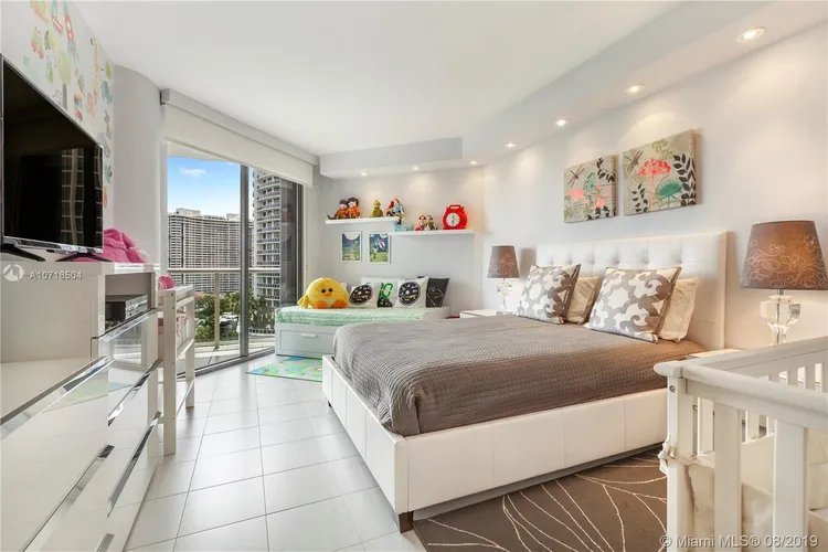 Williams Island 4000 #1403 image #9