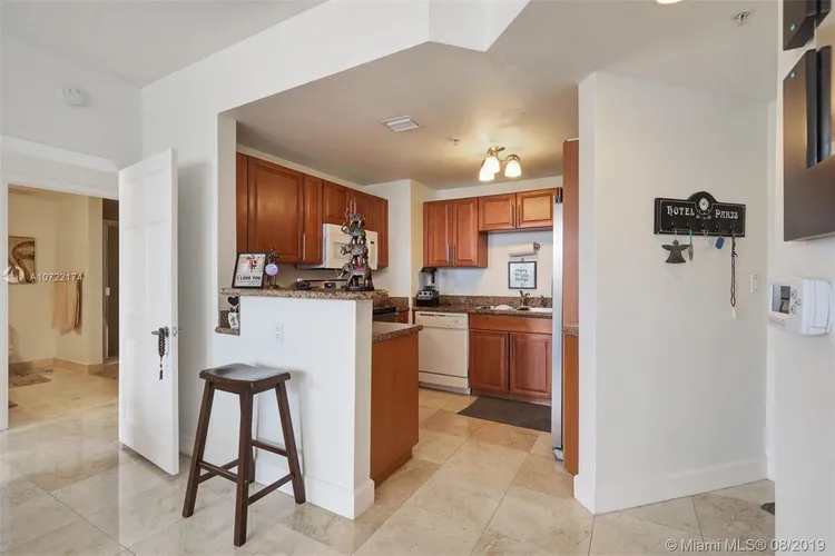 Gables Park Tower #806 image #10