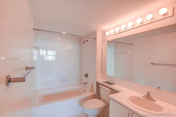 Yacht Club at Brickell #710 image #18