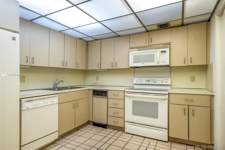 Three Grove Isle Condo #C903 image #7