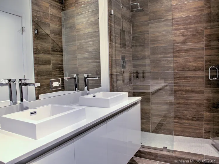 Le Parc at Brickell #401 image #13