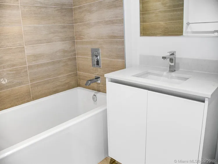Le Parc at Brickell #401 image #17