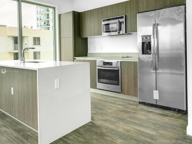Le Parc at Brickell #401 image #6