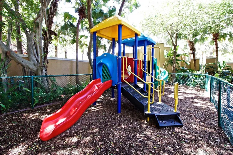 The Yacht Club at Aventura #5-208 image #10