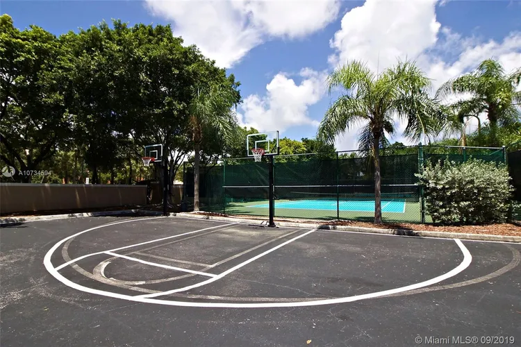 The Yacht Club at Aventura #5-208 image #9