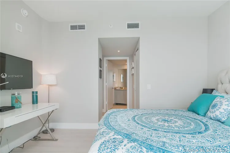 Hyde Resorts & Residences #2701 image #7