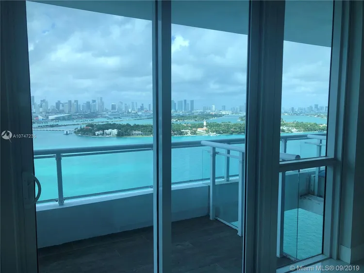 Bentley Bay #2201 image #34