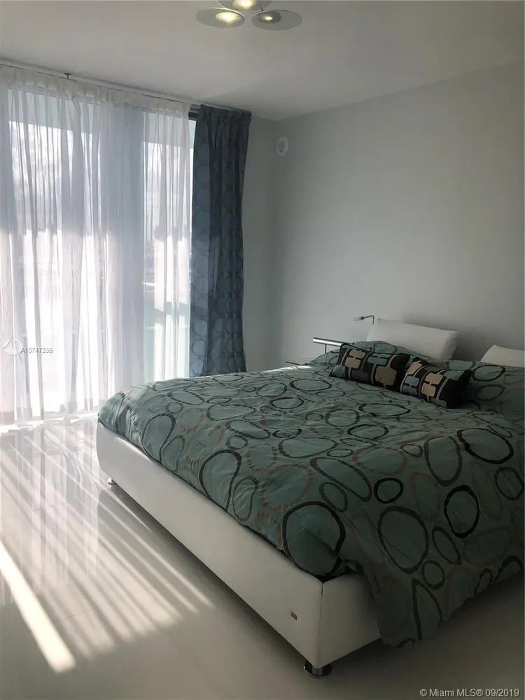 Bentley Bay #2201 image #35