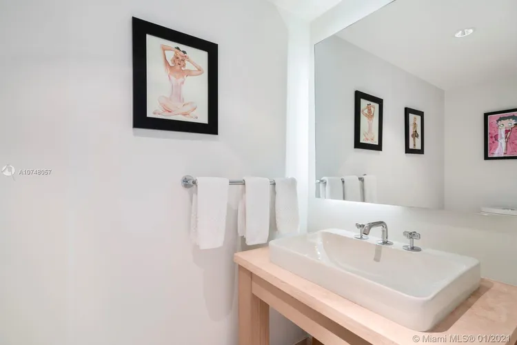 1 Hotel & Homes #931 image #10