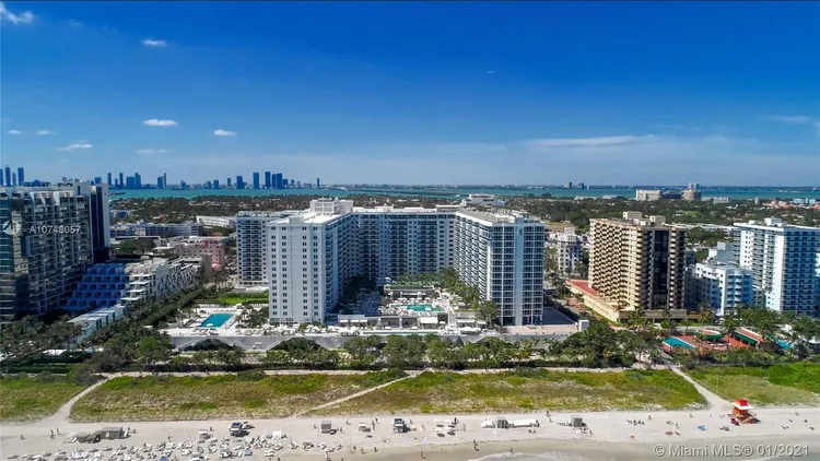 1 Hotel & Homes #931 image #14