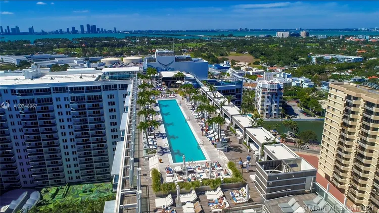 1 Hotel & Homes #931 image #17