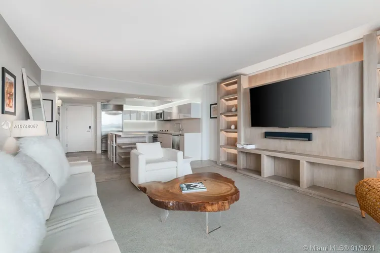 1 Hotel & Homes #931 image #6