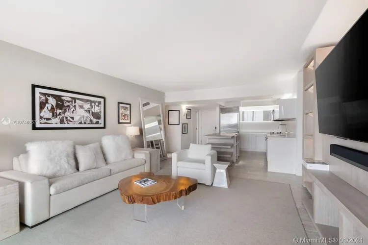 1 Hotel & Homes #931 image #9