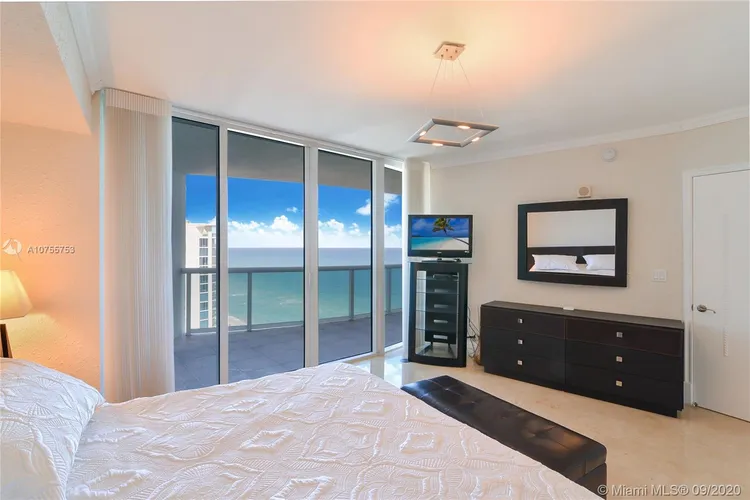 Ocean Four #2402 image #8