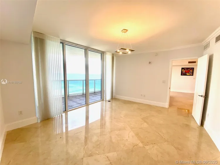 Ocean Four #2402 image #9