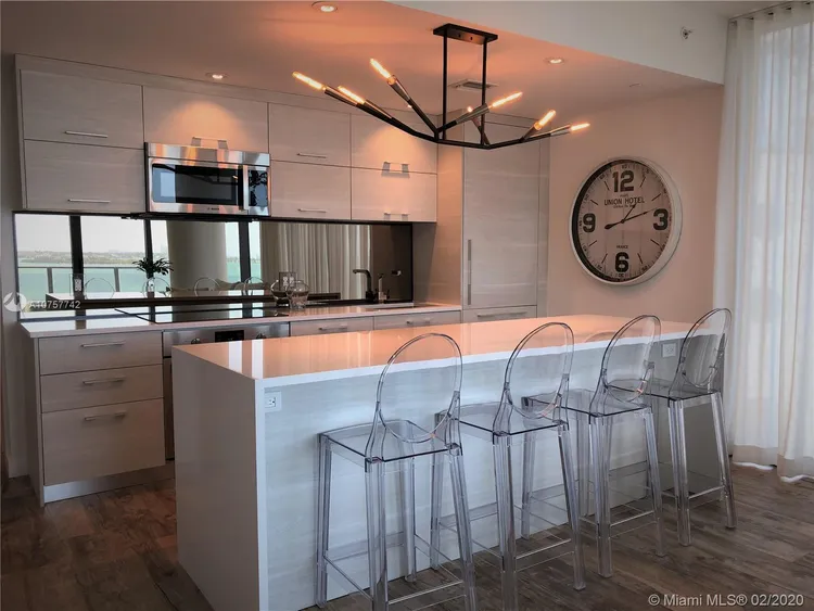 Paraiso Bay #607 image #6