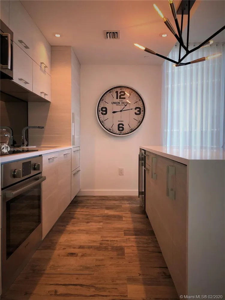 Paraiso Bay #607 image #7