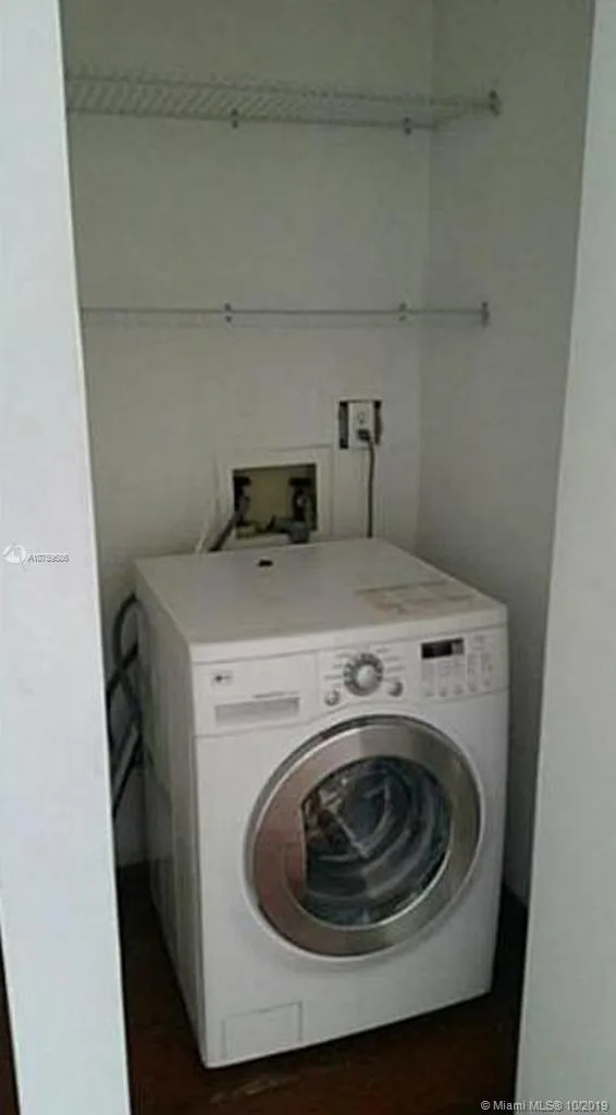 The Venetia #T15 image #15