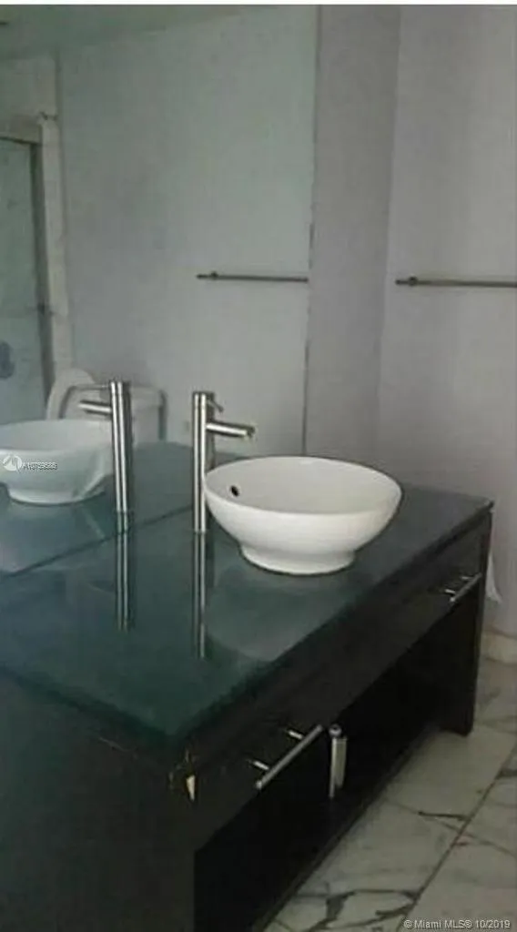 The Venetia #T15 image #16