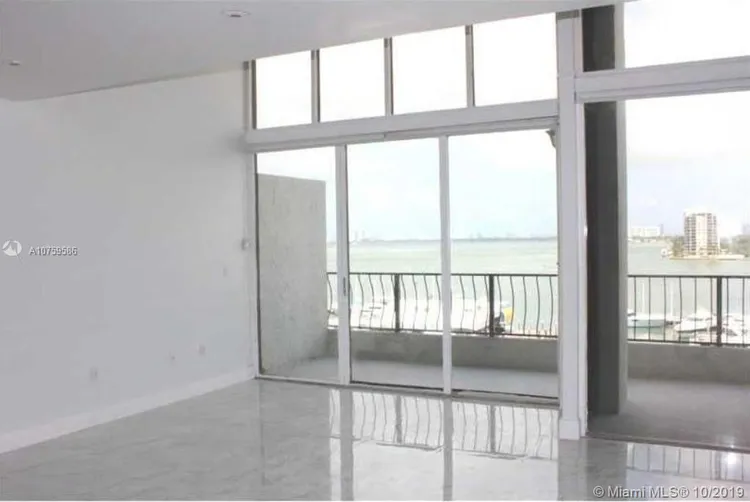 The Venetia #T15 image #6