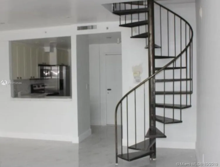 The Venetia #T15 image #8