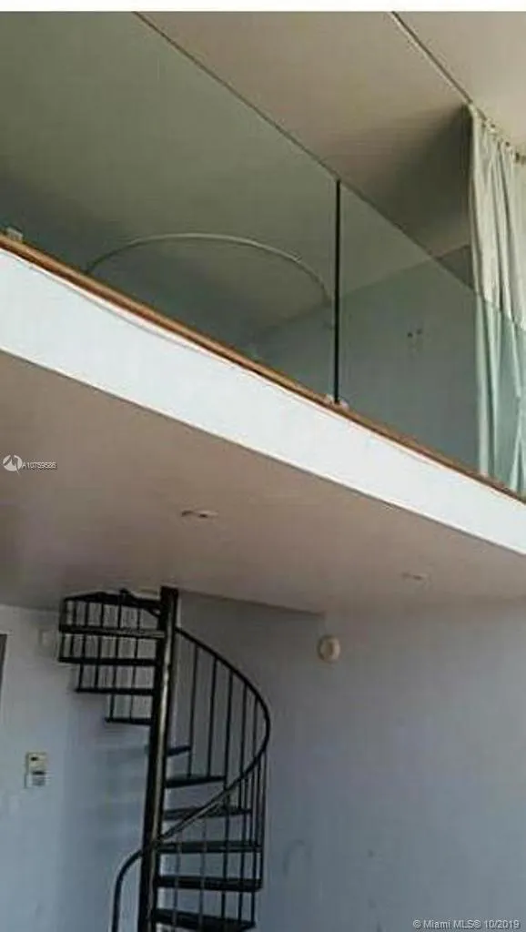 The Venetia #T15 image #9