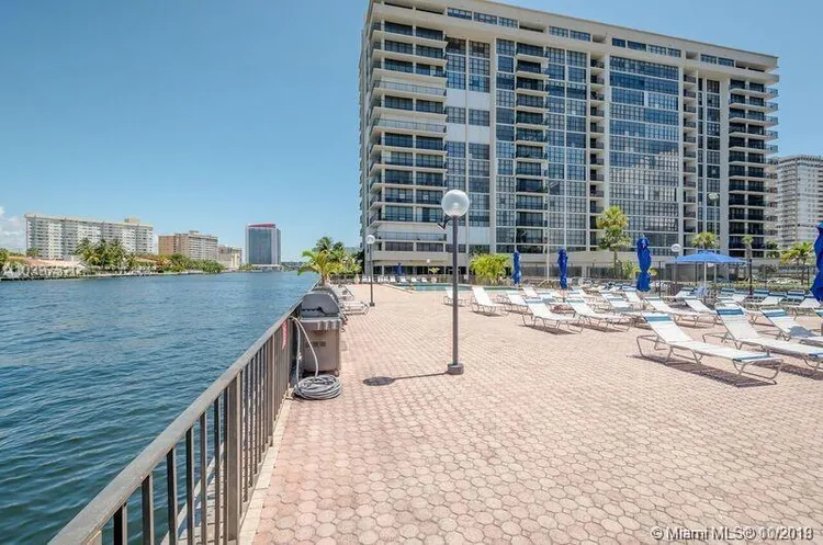 Avant Garde #401 image #21