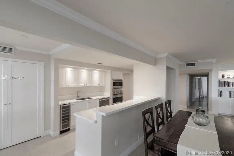 Towers of Key Biscayne #C406 image #11