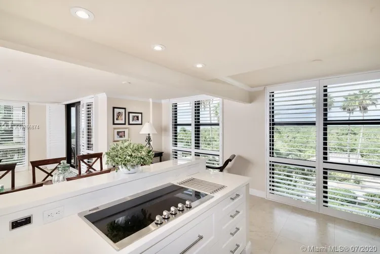 Towers of Key Biscayne #C406 image #12