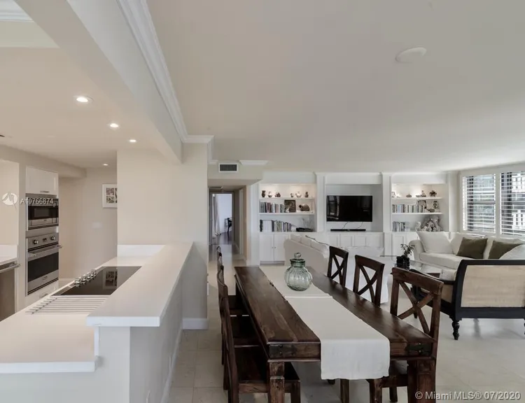 Towers of Key Biscayne #C406 image #16