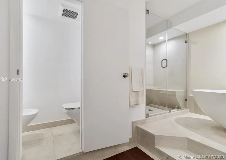 Towers of Key Biscayne #C406 image #20