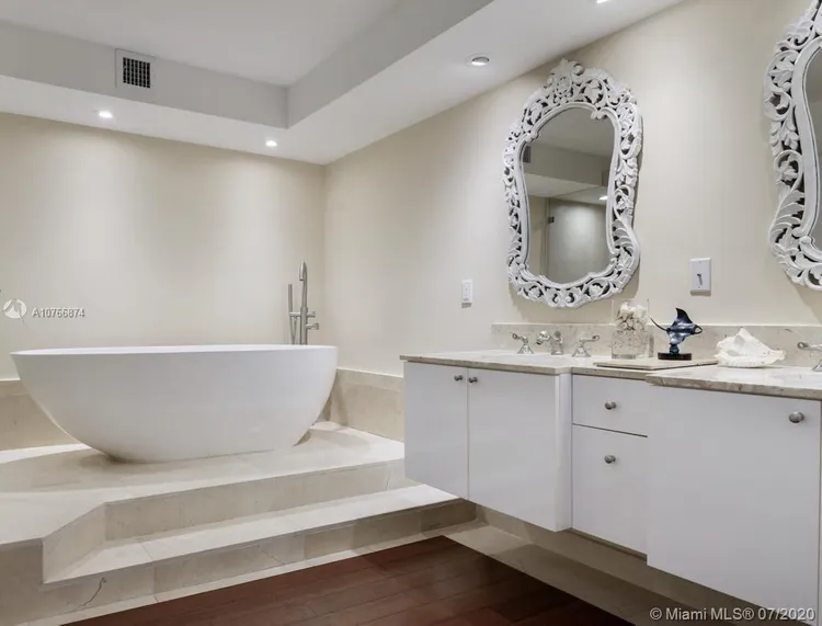 Towers of Key Biscayne #C406 image #22