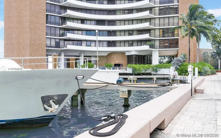 Palm Bay Towers #19W image #22