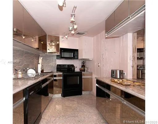 Palm Bay Towers #19W image #39