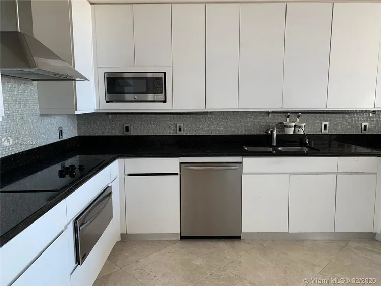 Hamptons South #1001 image #13