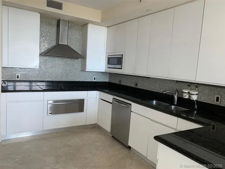 Hamptons South #1001 image #14