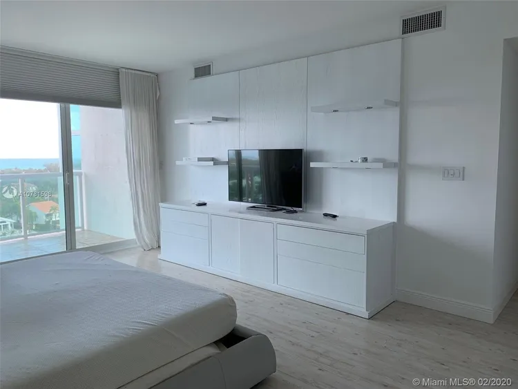 Hamptons South #1001 image #16