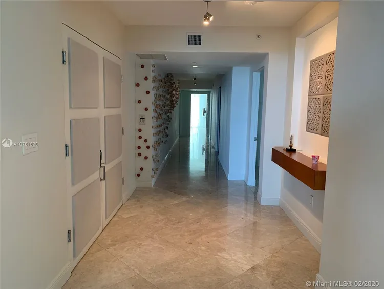 Hamptons South #1001 image #6