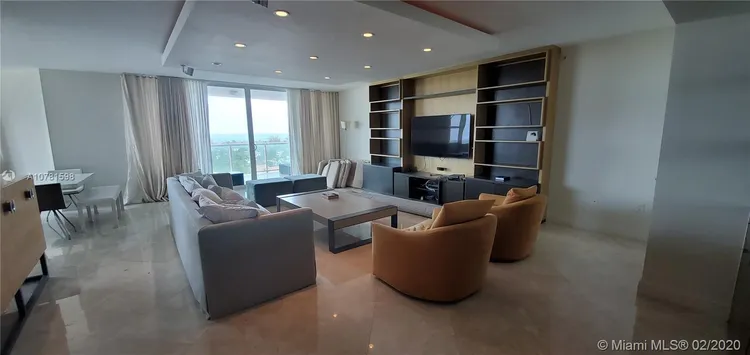 Hamptons South #1001 image #9