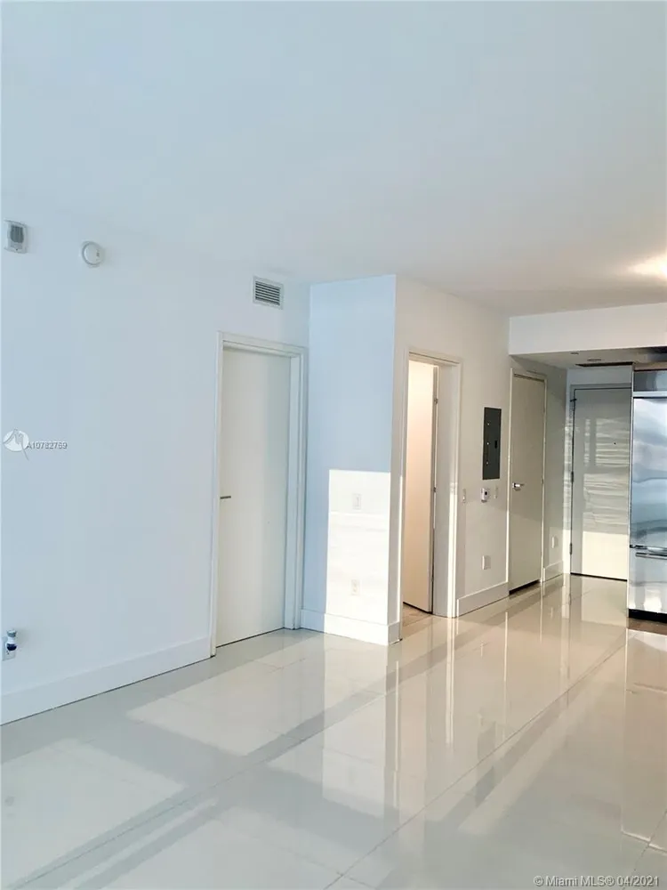 Brickell House #910 image #10