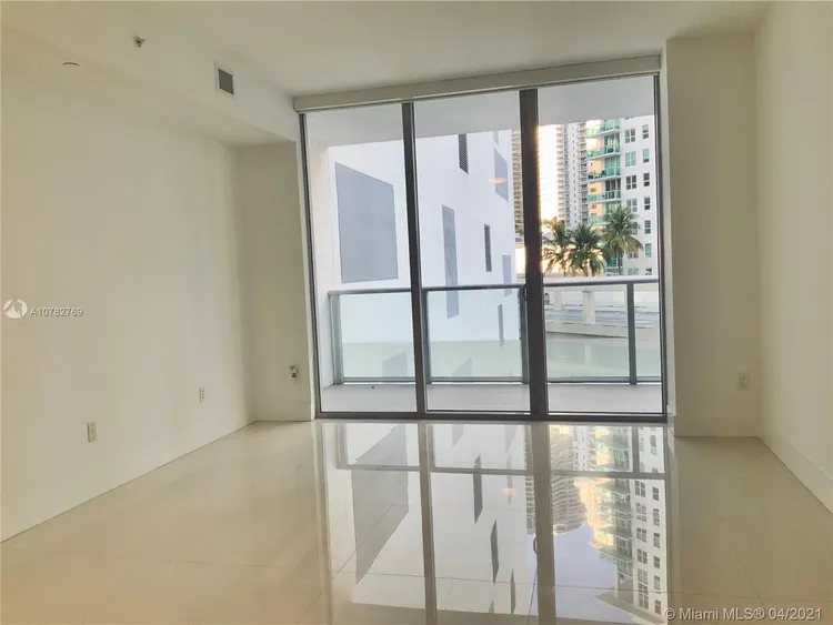 Brickell House #910 image #11