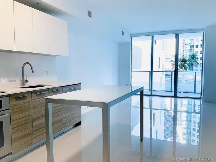 Brickell House #910 image #7