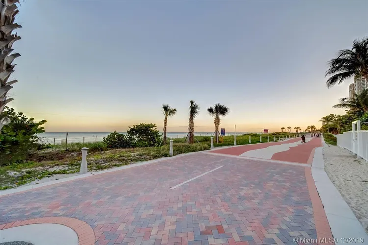 Crystal House #12M image #16