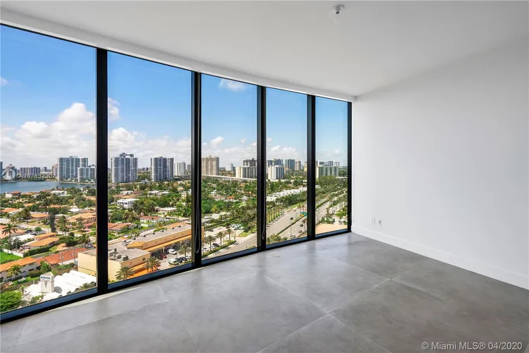 Porsche Design Tower #1603 image #35