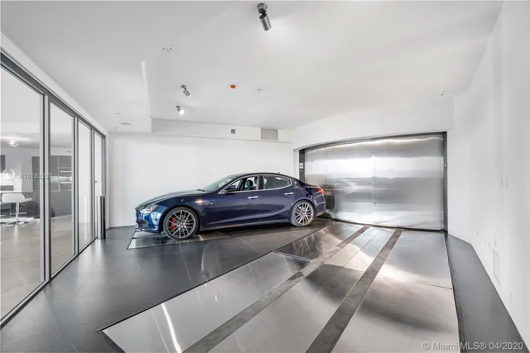 Porsche Design Tower #1603 image #39