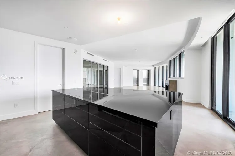 Porsche Design Tower #1603 image #48