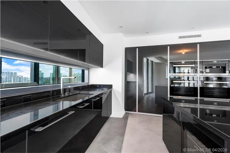 Porsche Design Tower #1603 image #50