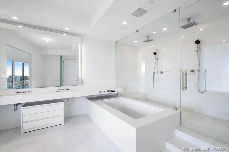 Porsche Design Tower #1603 image #53