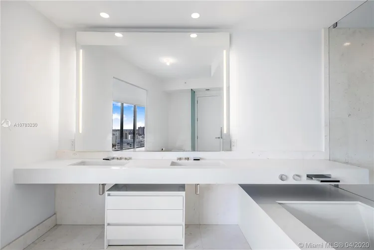 Porsche Design Tower #1603 image #55